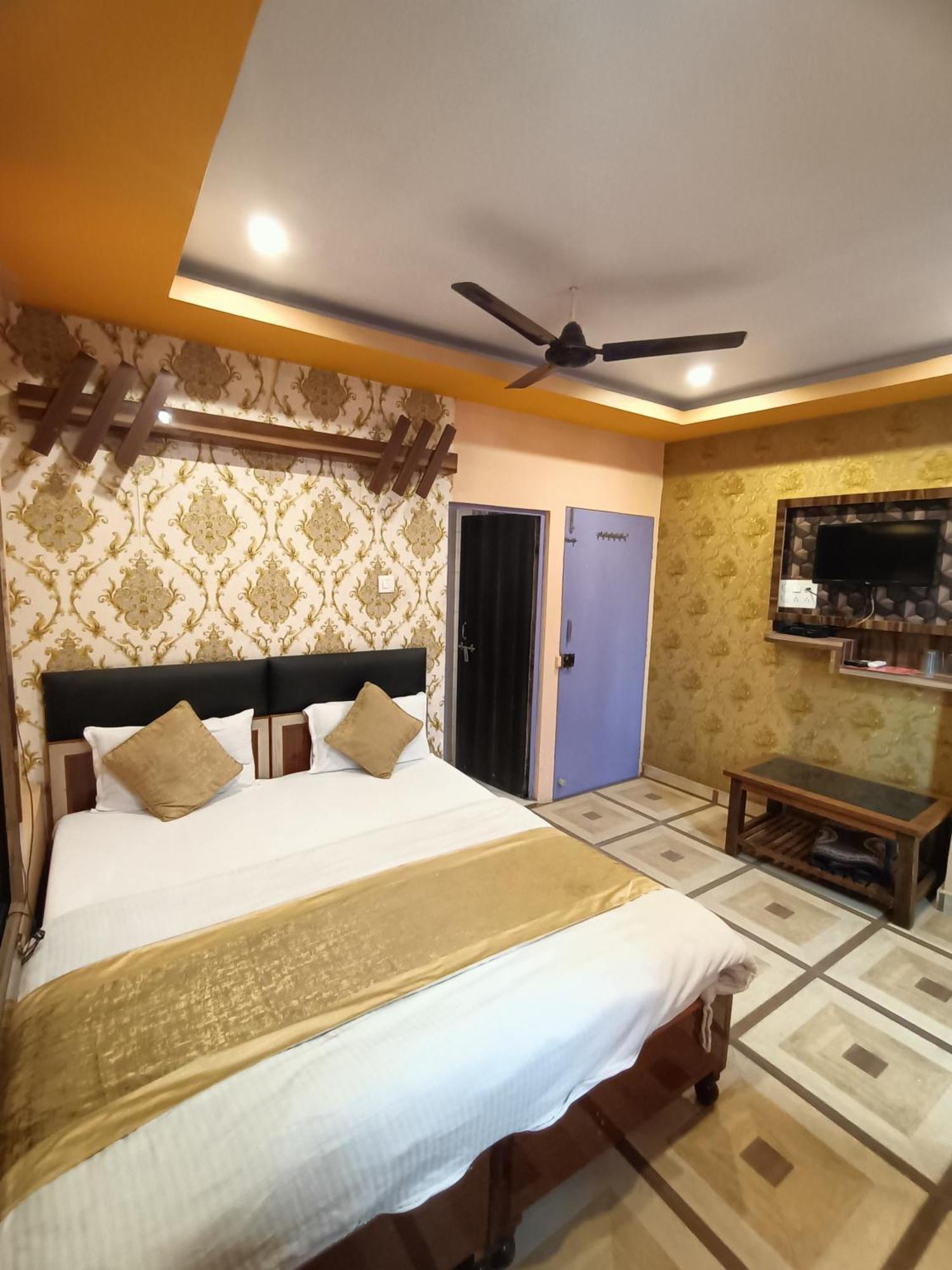 Hotel Picasso Varanasi Prime Location Екстериор снимка