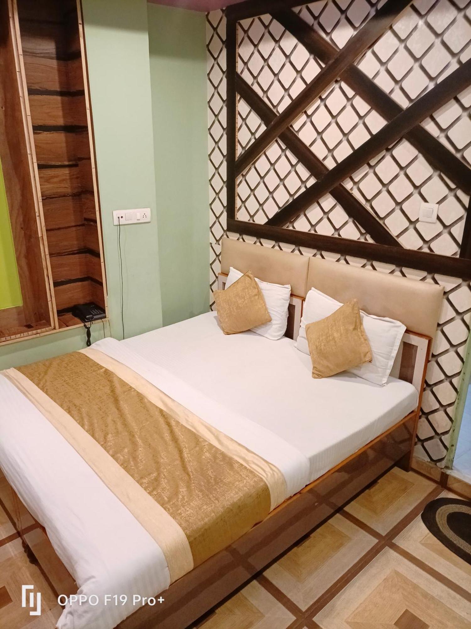 Hotel Picasso Varanasi Prime Location Екстериор снимка