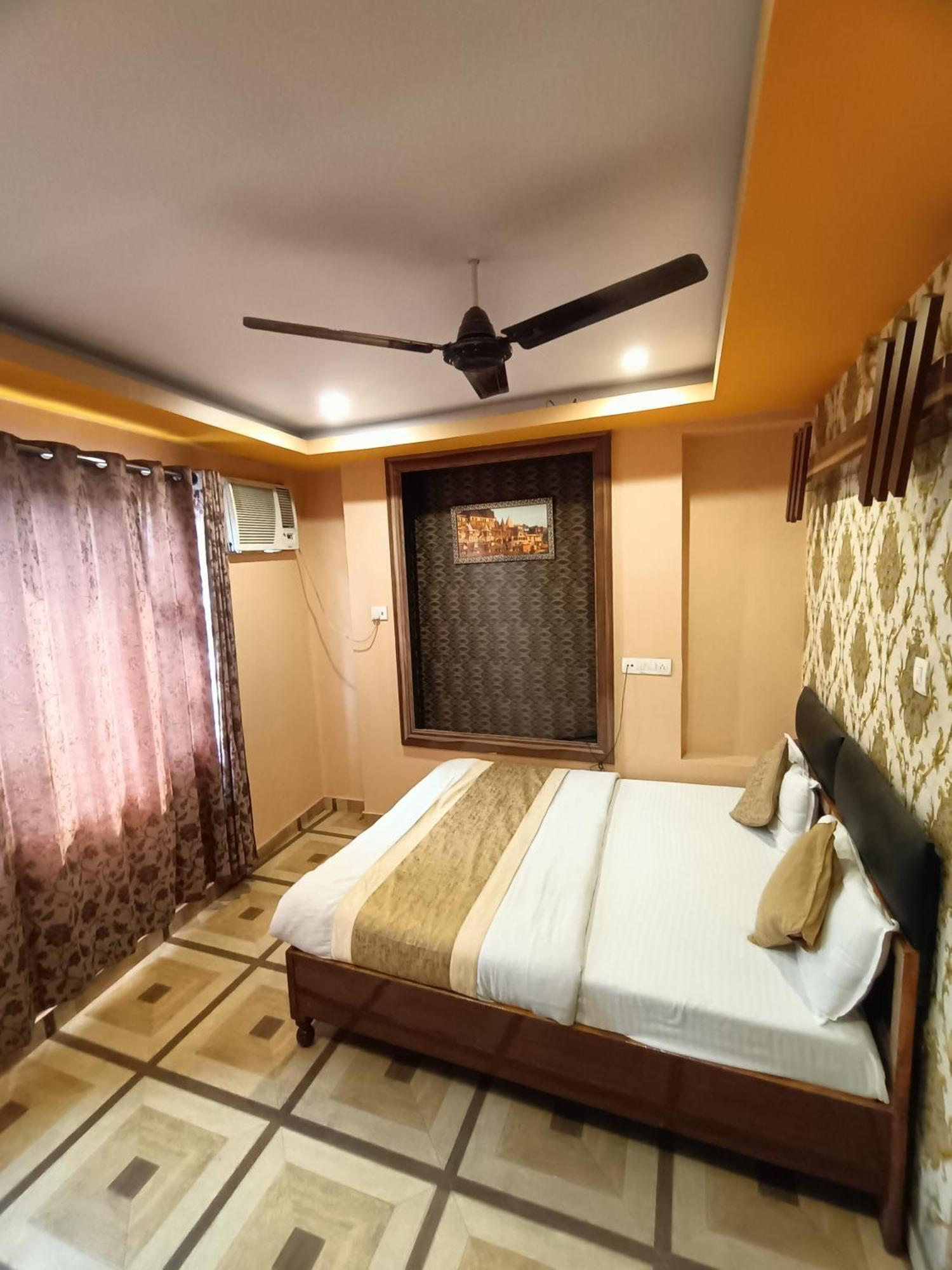 Hotel Picasso Varanasi Prime Location Екстериор снимка