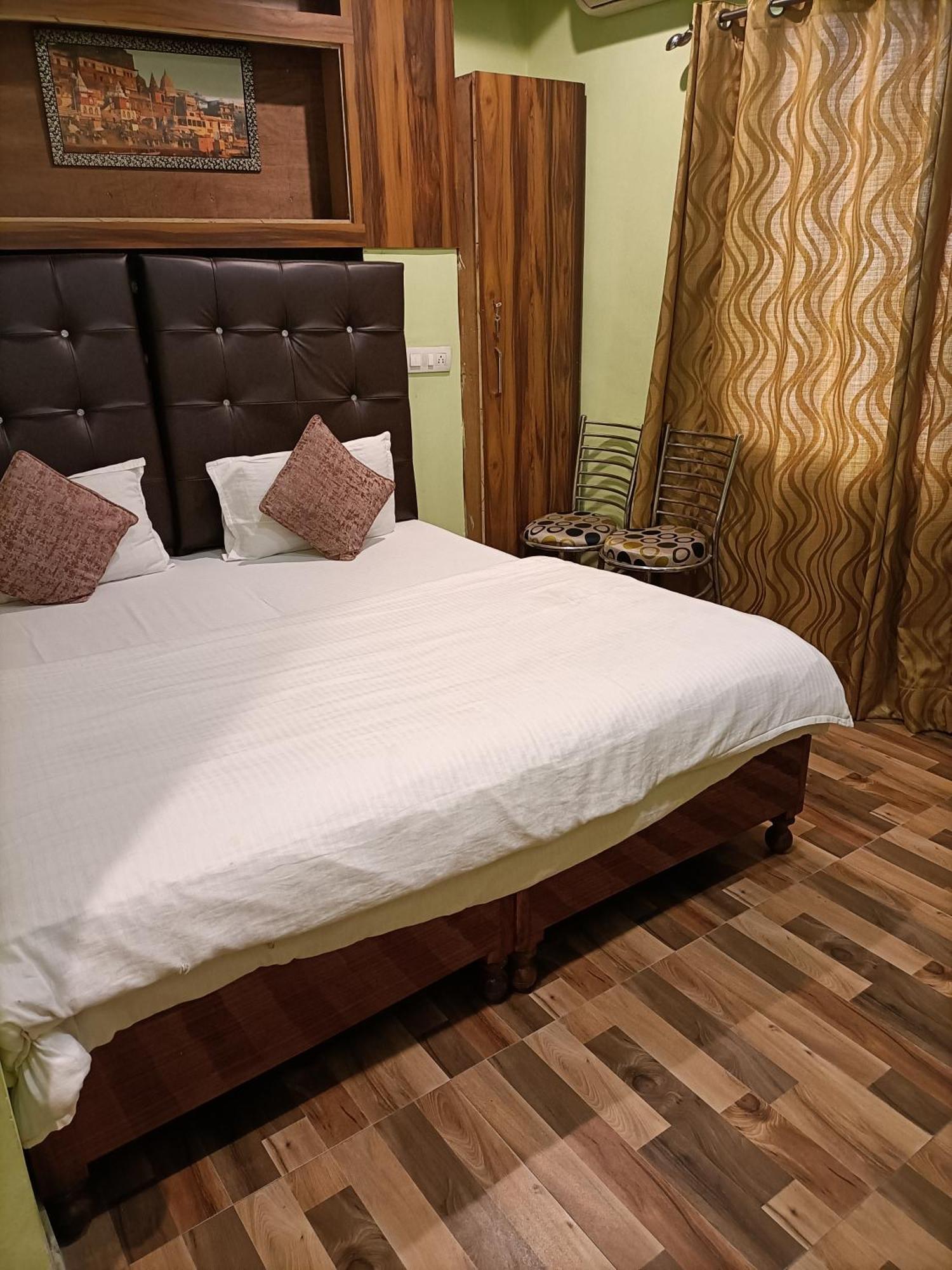 Hotel Picasso Varanasi Prime Location Екстериор снимка