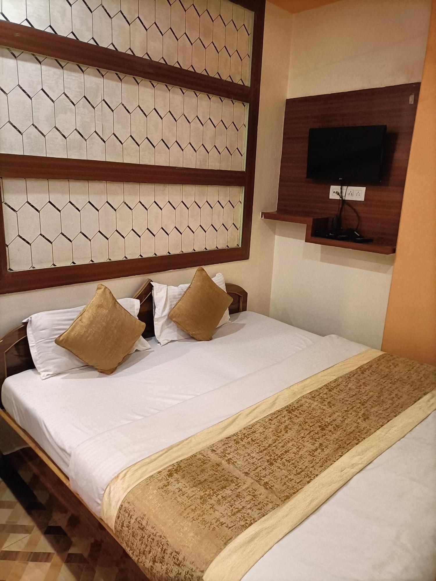 Hotel Picasso Varanasi Prime Location Екстериор снимка