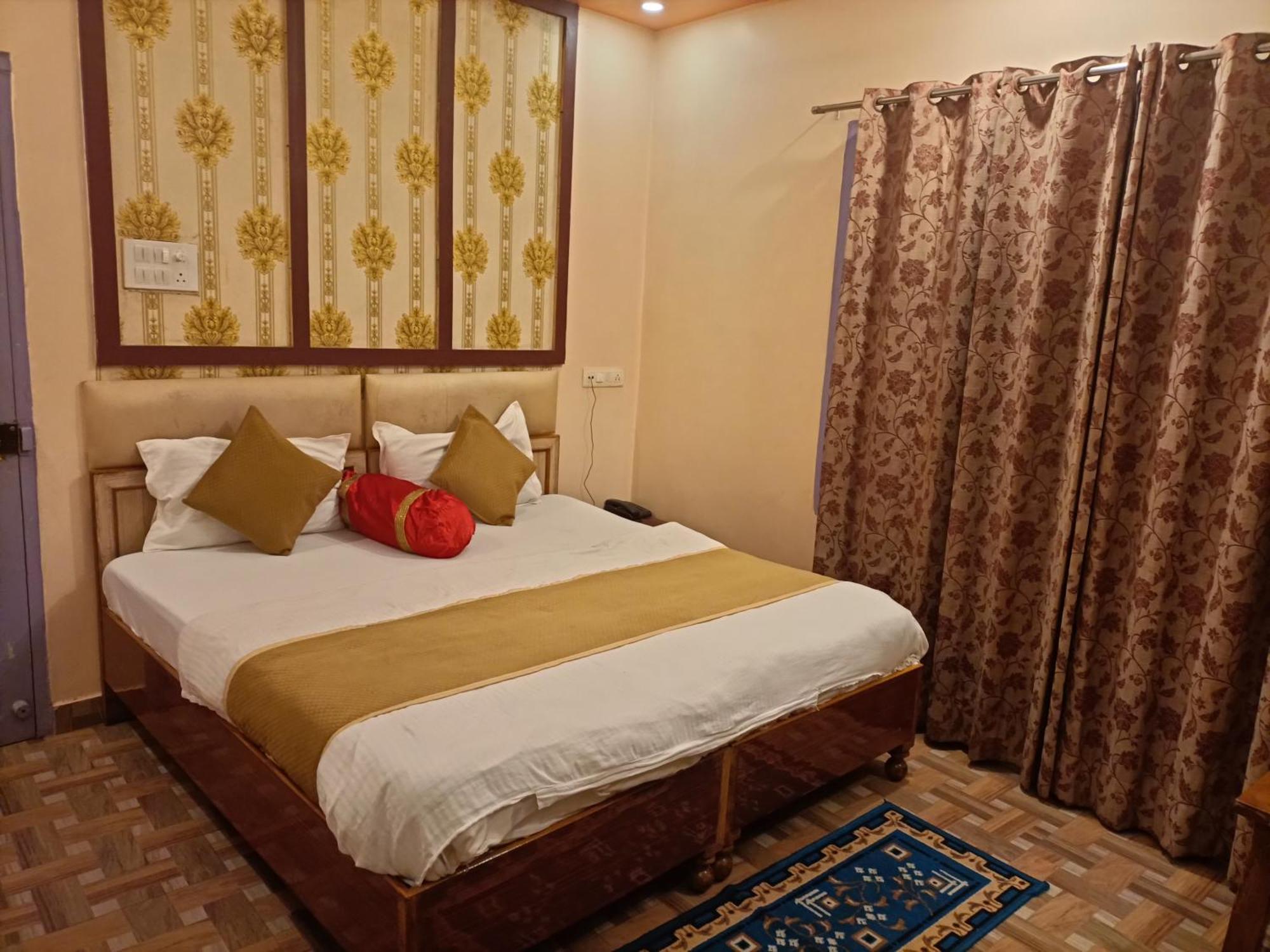 Hotel Picasso Varanasi Prime Location Екстериор снимка