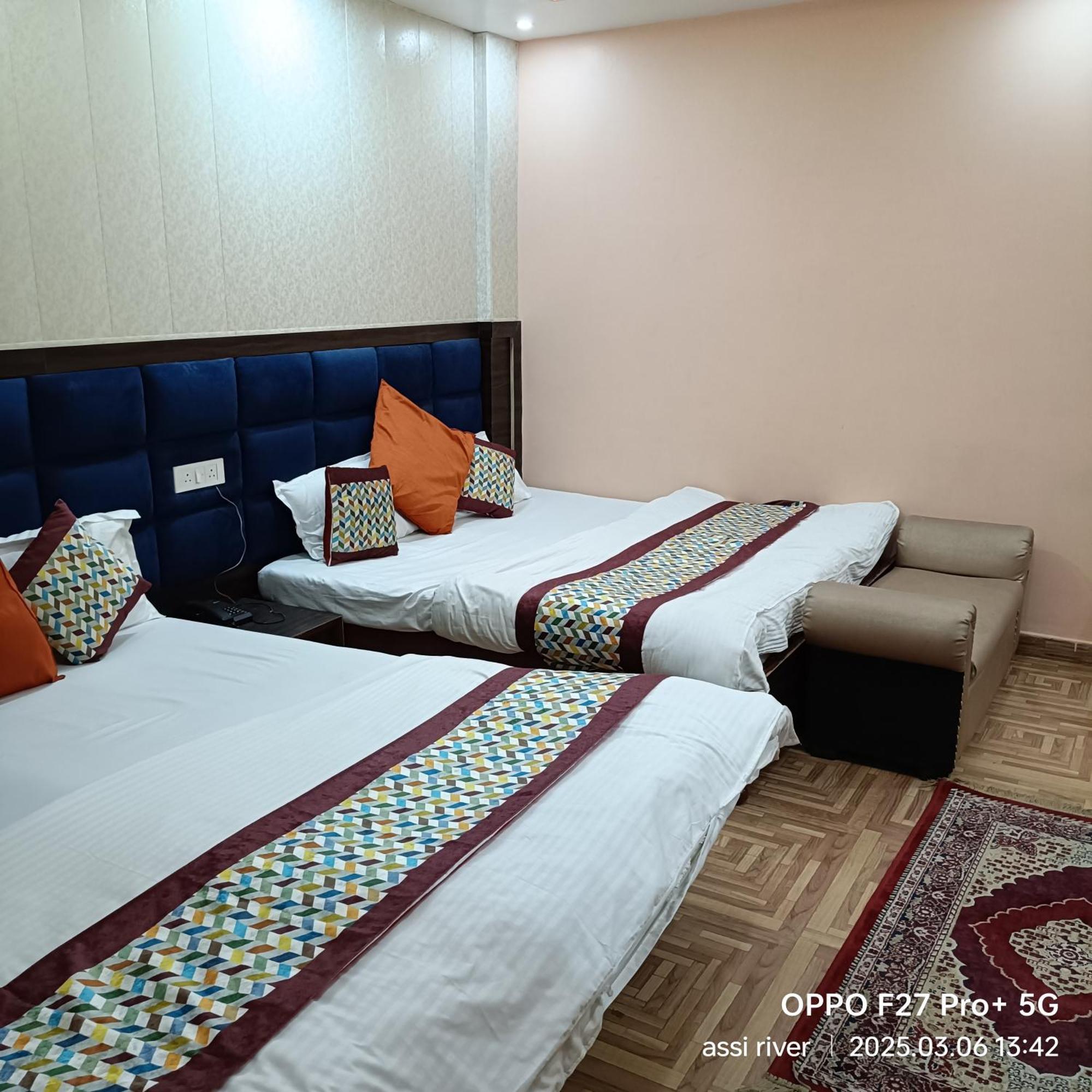 Hotel Picasso Varanasi Prime Location Екстериор снимка