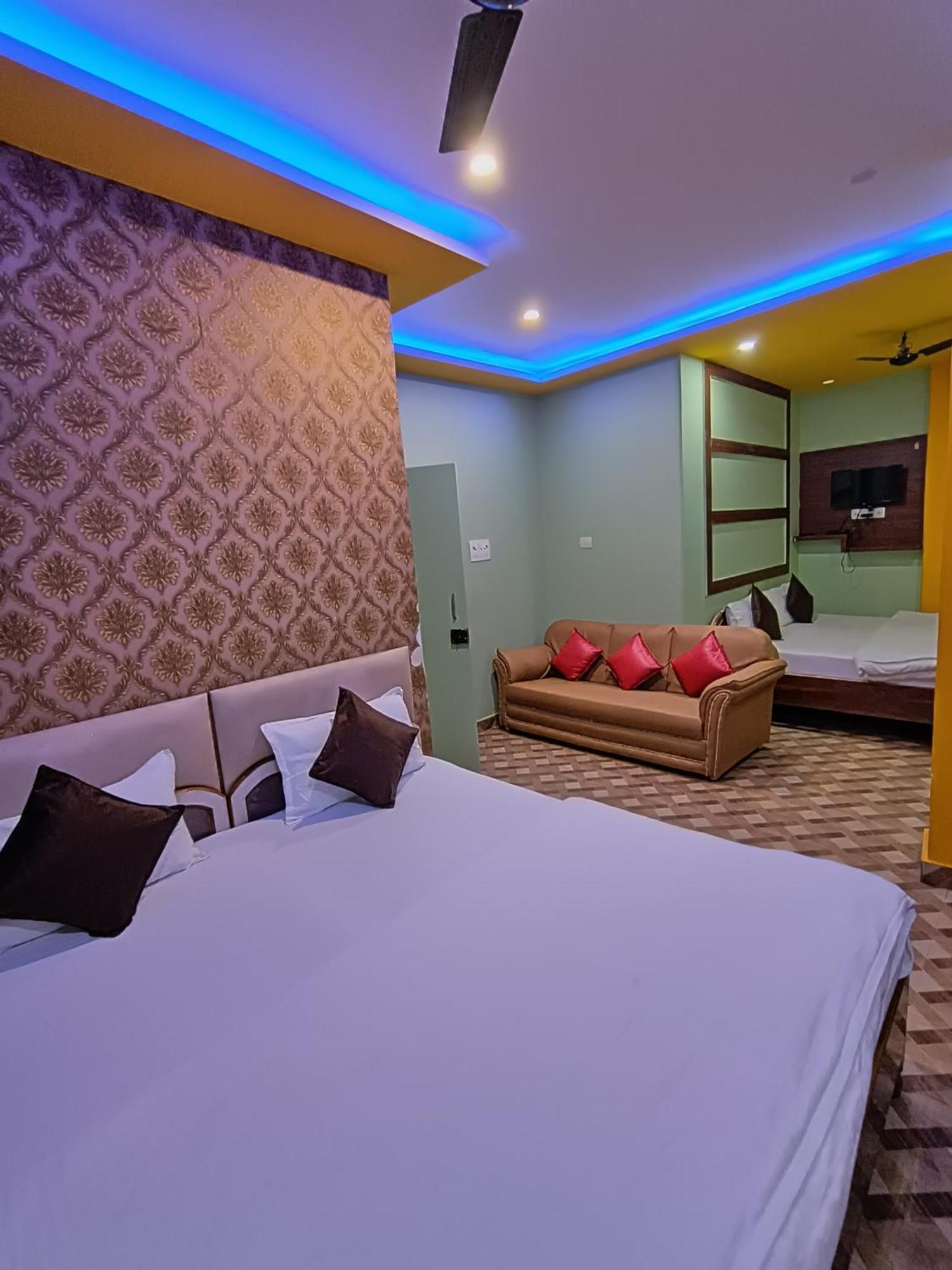 Hotel Picasso Varanasi Prime Location Екстериор снимка