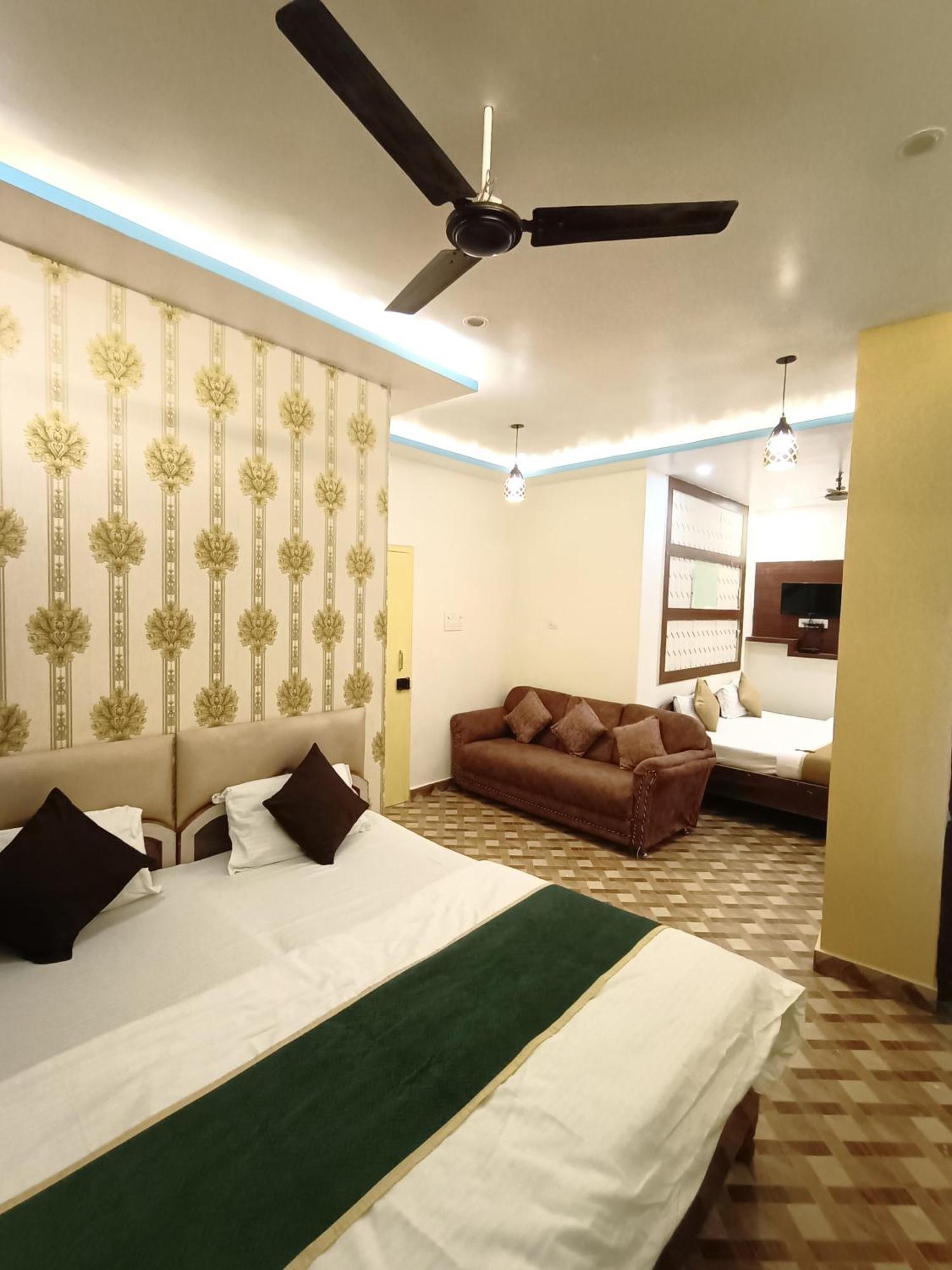 Hotel Picasso Varanasi Prime Location Екстериор снимка