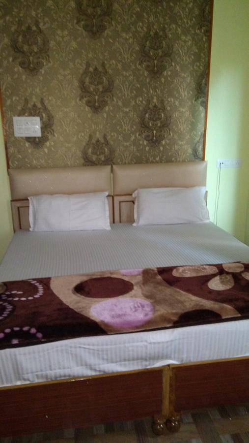 Hotel Picasso Varanasi Prime Location Екстериор снимка