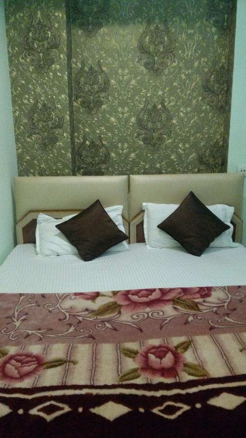 Hotel Picasso Varanasi Prime Location Екстериор снимка