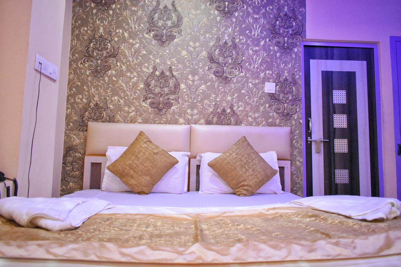 Hotel Picasso Varanasi Prime Location Екстериор снимка