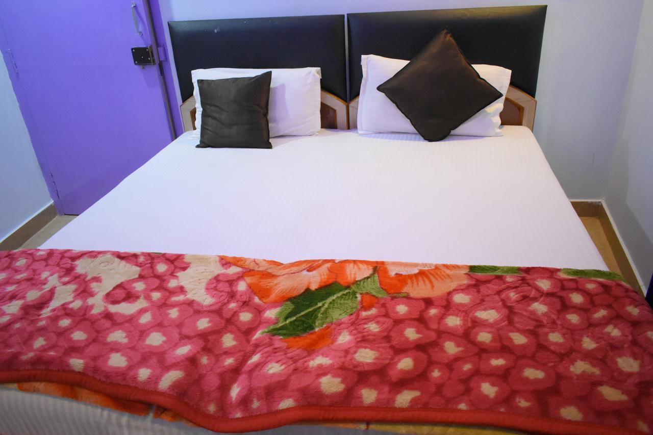 Hotel Picasso Varanasi Prime Location Екстериор снимка