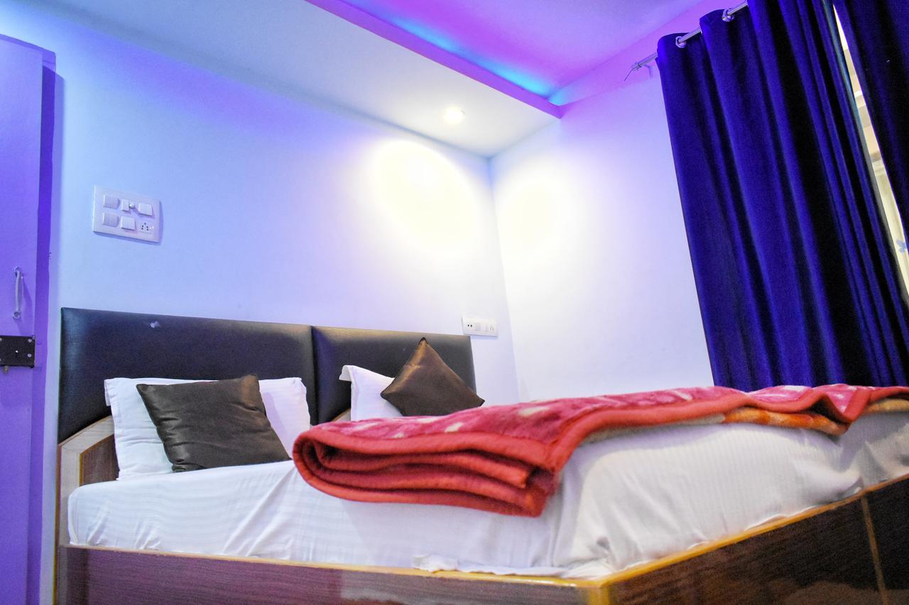 Hotel Picasso Varanasi Prime Location Екстериор снимка