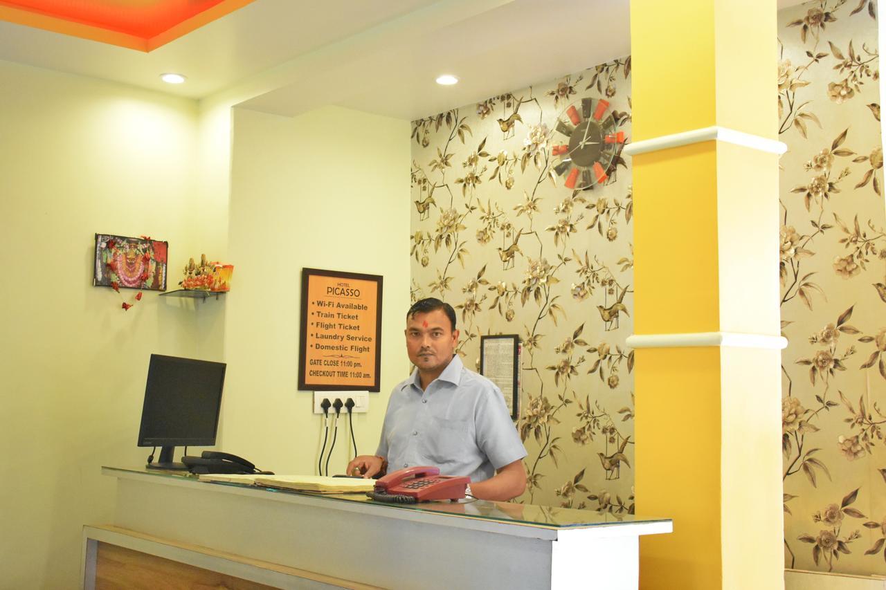 Hotel Picasso Varanasi Prime Location Екстериор снимка