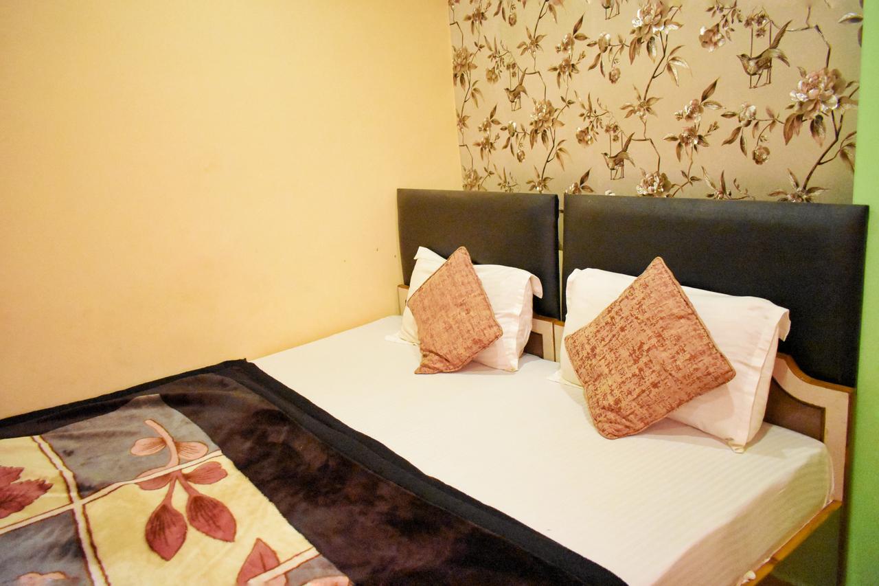 Hotel Picasso Varanasi Prime Location Екстериор снимка