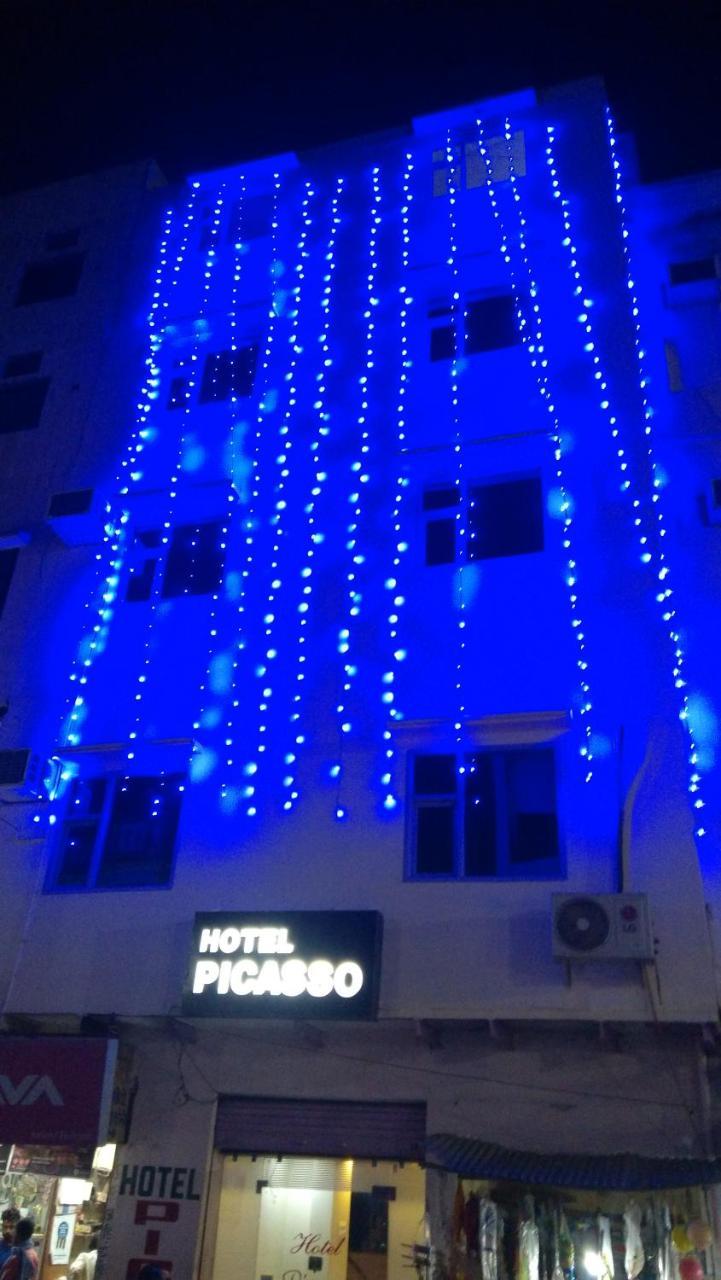 Hotel Picasso Varanasi Prime Location Екстериор снимка