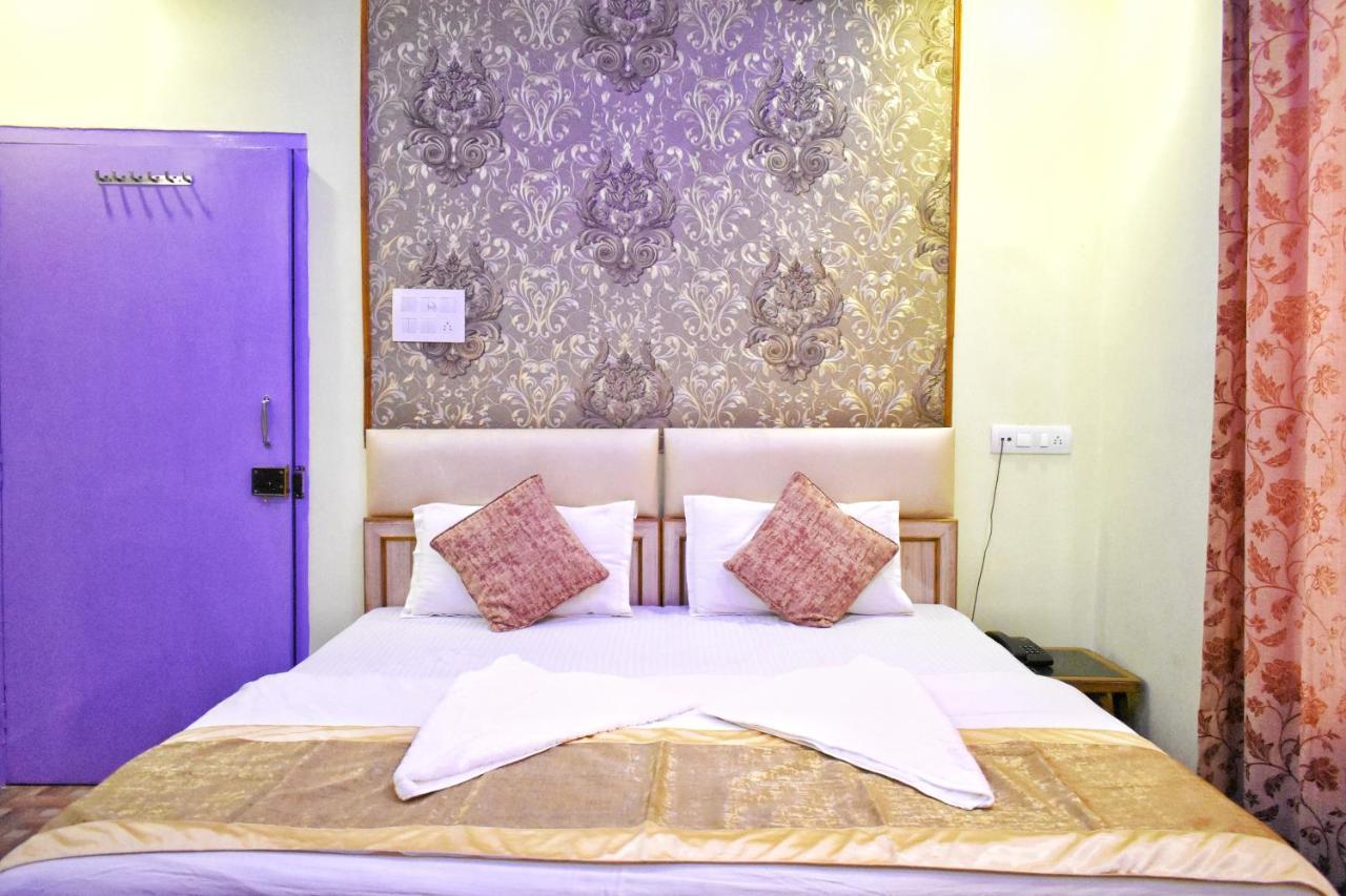 Hotel Picasso Varanasi Prime Location Екстериор снимка